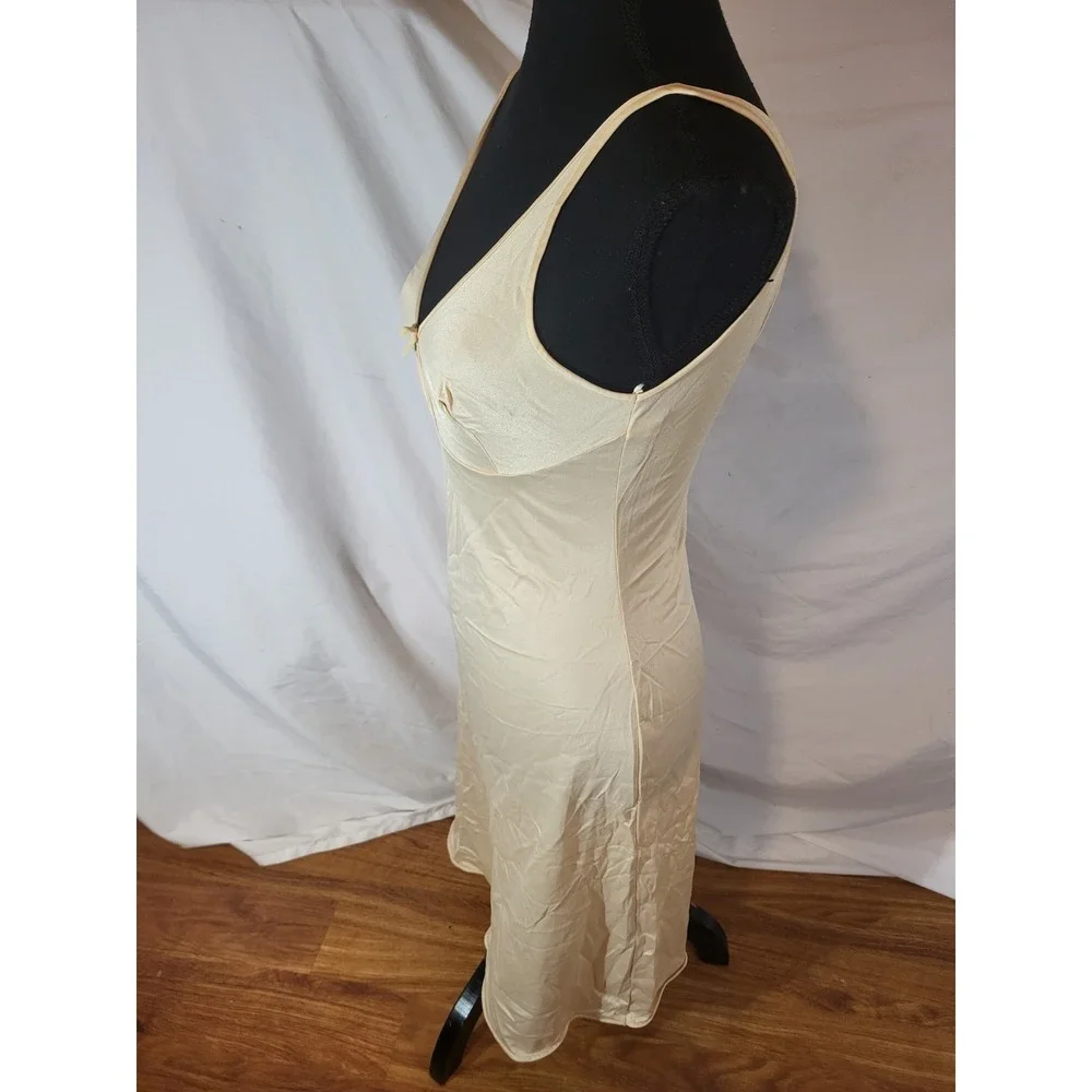 Vintage Valisere Beige Nylon Beige Keyhole Full‎ Slip Dress Size Small